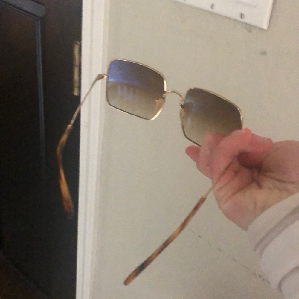 Sun glsses